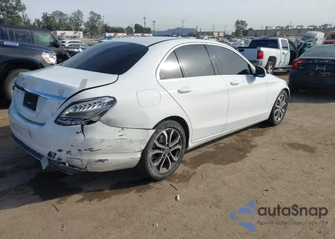 2017 Mercedes-Benz C 300 Luxury/Sport из США, поврежденный, VIN 55SWF4JB0HU226339